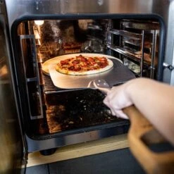 Boska Pizzasteen Deluxe - Voor Oven & BBQ - Knapperige Pizza's - Ø 29.5 Cm - BBQ Accessoires -Barbecue Benodigdheden Winkel 1200x1200 160