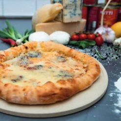 Boska Pizzasteen Deluxe - Voor Oven & BBQ - Knapperige Pizza's - Ø 29.5 Cm - BBQ Accessoires -Barbecue Benodigdheden Winkel 1200x1200 164