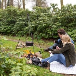 Esschert Design - Driepoot Met Ketting - Haardvuur Accessoires - Staal - Zwart 25 Esschert Design - Driepoot Met Ketting - Haardvuur Accessoires - Staal - Zwart -Barbecue Benodigdheden Winkel 1200x1200 317