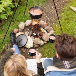 Esschert Design - Driepoot Met Ketting - Haardvuur Accessoires - Staal - Zwart 29 Esschert Design - Driepoot Met Ketting - Haardvuur Accessoires - Staal - Zwart -Barbecue Benodigdheden Winkel 1200x1200 320