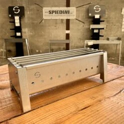 Spiedini Saté-bbq Bali 40 Mini - Kleine, Smalle Houtskoolbarbecue Met Horizontaal Rooster Voor Sate Of Andere Spiesjes - 40 Cm Lang, 11 Cm Breed, 14 Cm Hoog - Ideaal Voor Tuin- Of Open Haard, Of Balkon - Materiaal: Gealuminiseerd Ijzer -Barbecue Benodigdheden Winkel 1200x1200 386