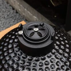 BluMill Kamado BBQ Egg - Kamado 13 Inch - Incl. Vlees Thermometer - Houtskoolbarbecues - Zwart - Ø 27cm 22 BluMill Kamado BBQ Egg - Kamado 13 Inch - Incl. Vlees Thermometer - Houtskoolbarbecues - Zwart - Ø 27cm -Barbecue Benodigdheden Winkel 1200x1200 402