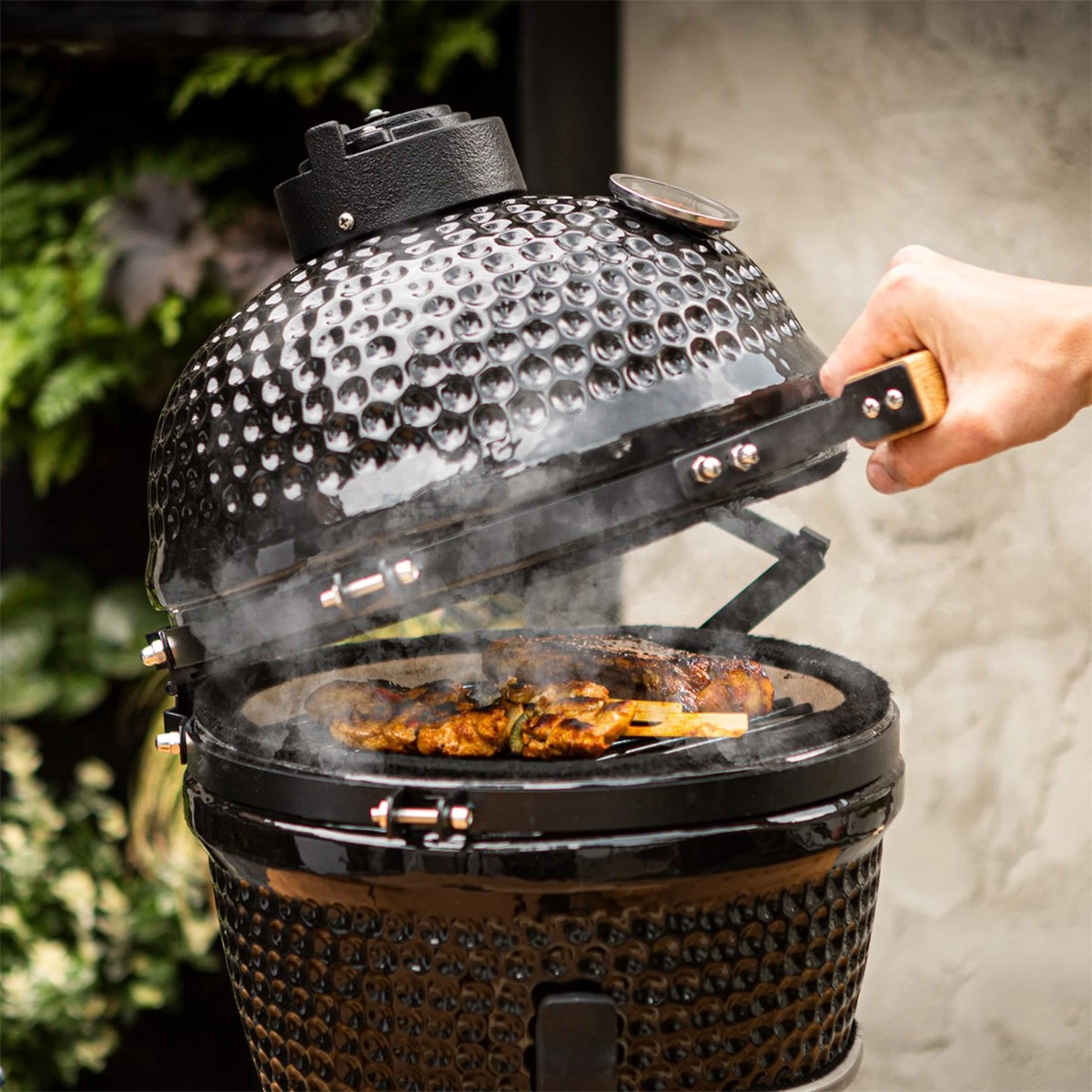 BluMill Kamado BBQ Egg - Kamado 13 Inch - Incl. Vlees Thermometer - Houtskoolbarbecues - Zwart - Ø 27cm 11 BluMill Kamado BBQ Egg - Kamado 13 Inch - Incl. Vlees Thermometer - Houtskoolbarbecues - Zwart - Ø 27cm - Afbeelding 11