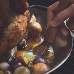 Burnhard Kiphouder - Chicken Roaster - RVS - 30,5 X 3,9 Cm -Barbecue Benodigdheden Winkel 1200x1200 610