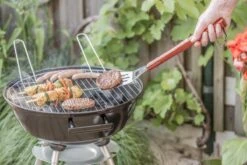 BBQ Collection Houtskoolbarbecue - Kogelbarbecue 45 X 60 Centimeter - Ronde Barbecue - Barbecue Op Wielen - Zwart - Metaal 21 BBQ Collection Houtskoolbarbecue - Kogelbarbecue 45 X 60 Centimeter - Ronde Barbecue - Barbecue Op Wielen - Zwart - Metaal -Barbecue Benodigdheden Winkel 1200x800 32