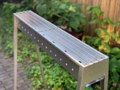 Spiedini Saté-bbq Bali 80 - Saté Houtskoolbarbecue Met Horizontaal Rooster - 80 Cm Lang, 11 Cm Breed - Materiaal: Gealuminiseerd Ijzer -Barbecue Benodigdheden Winkel 1200x899 6