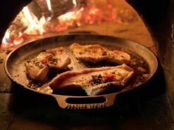 Valhal Outdoor Skillet / Plancha / Koekenpan - Gietijzer - Diameter 35cm, Twee Handvatten, VH35F 29 Valhal Outdoor Skillet / Plancha / Koekenpan - Gietijzer - Diameter 35cm, Twee Handvatten, VH35F -Barbecue Benodigdheden Winkel 1200x900 14