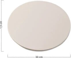 MaxxHome Pizzasteen - BBQ Steen - Pizzasteen Voor De Lekkerste Bereiding Van Een Pizza Op Jouw Barbecue Of In De Oven - Pizza Steen Rond - Medium (33 Cm) 9 MaxxHome Pizzasteen - BBQ Steen - Pizzasteen Voor De Lekkerste Bereiding Van Een Pizza Op Jouw Barbecue Of In De Oven - Pizza Steen Rond - Medium (33 Cm) -Barbecue Benodigdheden Winkel 1200x986