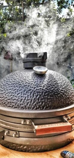 The Bastard Urban Medium - Kamado Barbecue - Kamado BBQ -Barbecue Benodigdheden Winkel 567x1200